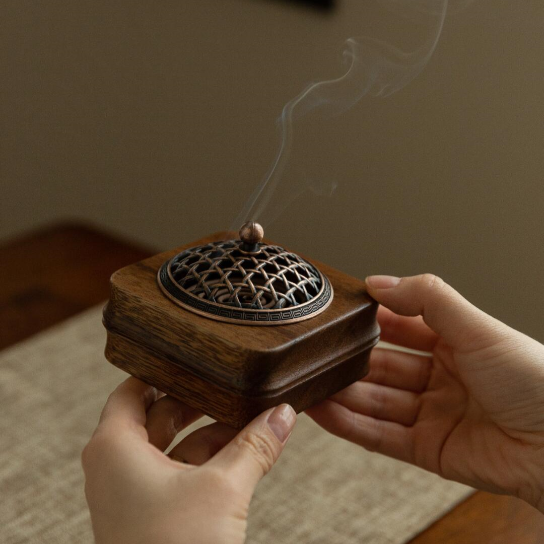 Bamboo Lattice Walnut Incense Burner